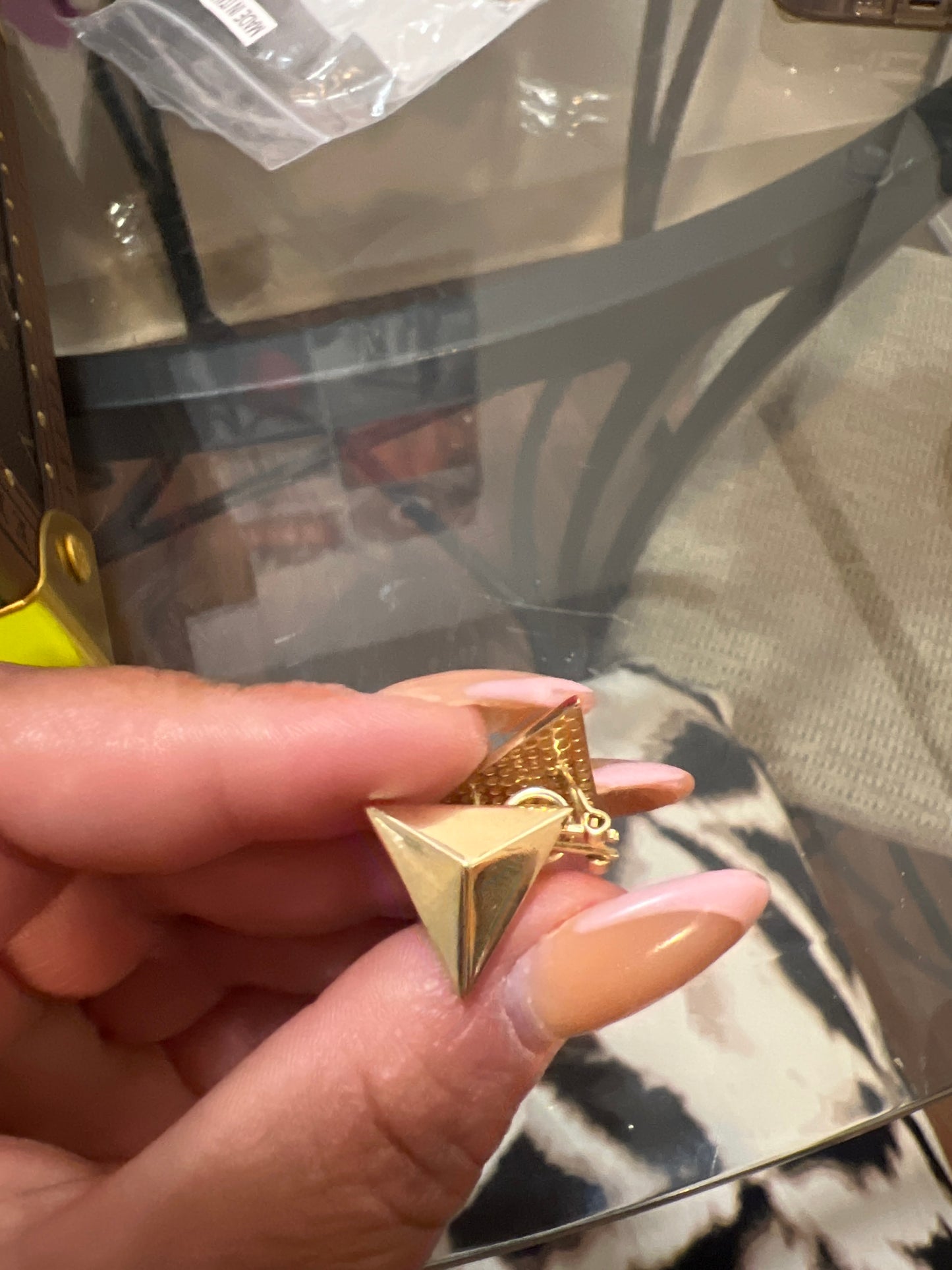 Aretes omegas