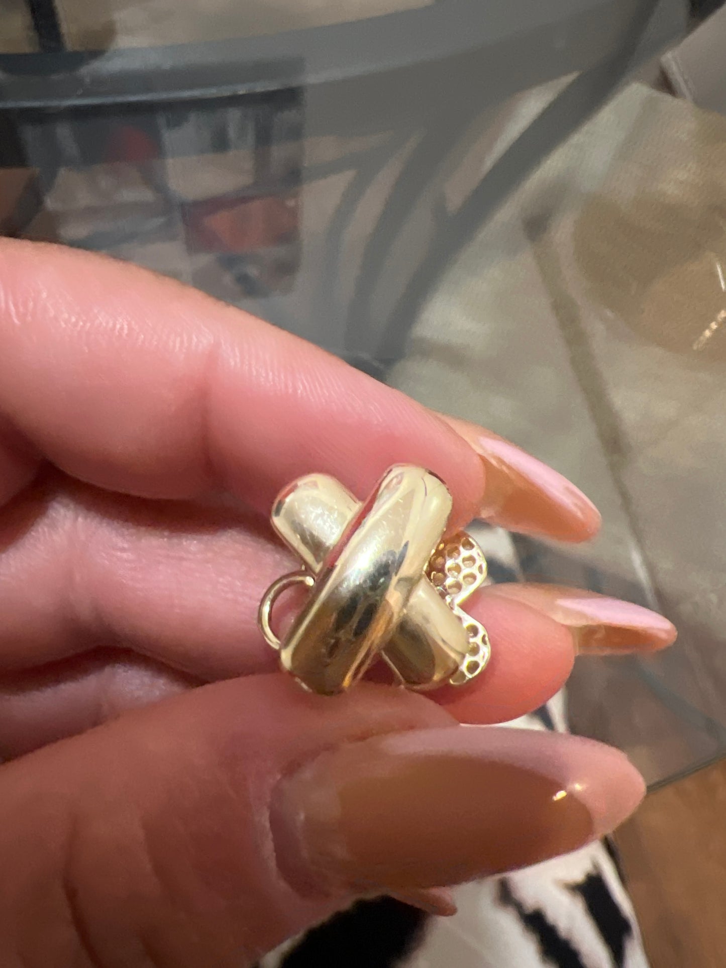 Aretes omegas