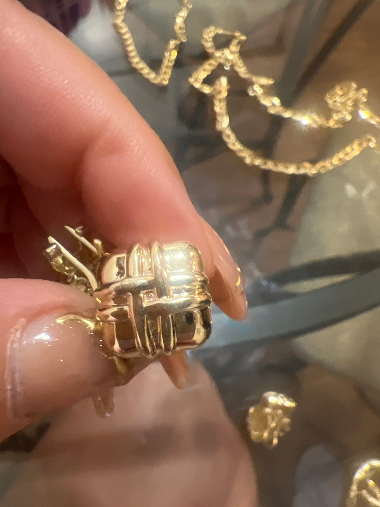 Aretes omegas cuadrado